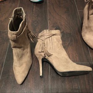 Size 6 Taupe booties
